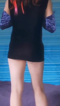 Gaun Velvet kecilku yang baru dan bikini merah mudaku