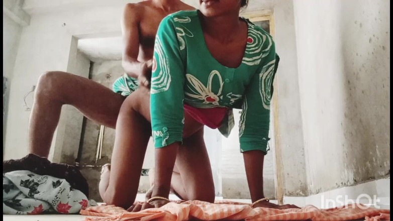 AmpleOunce283: Sexy bengálská bhabhi Desi Gaon dostala do budovy Naya část 02