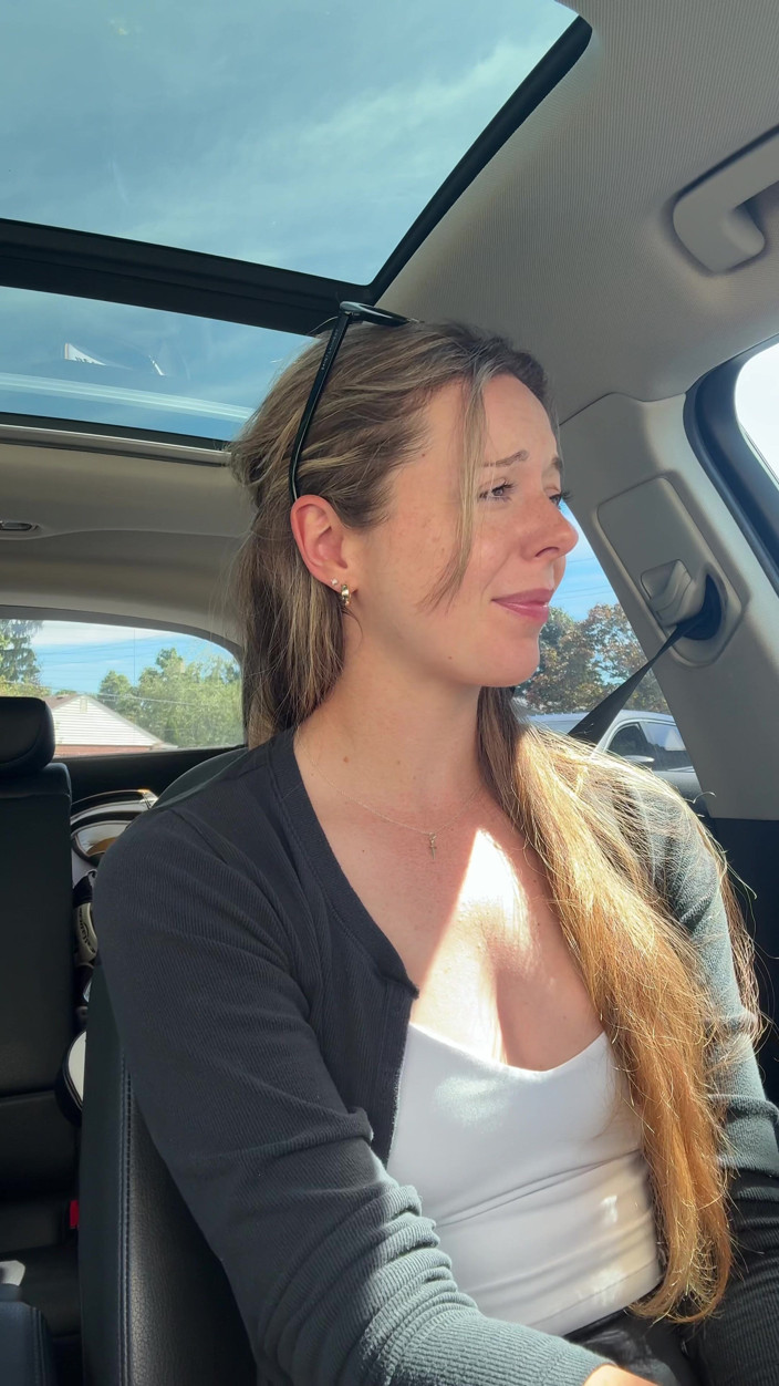 Nadia Foxx: September Starbucks Drive Thru cu orgasm luxuriant!
