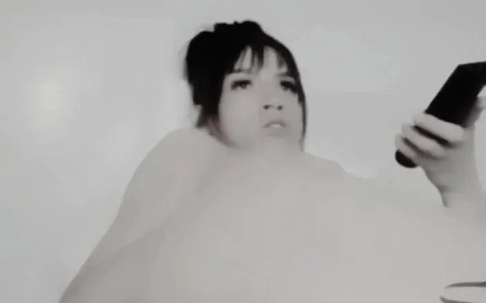 Afryca: Beautiful Mexican Transsexual Influencer Masturbates Until She Cums