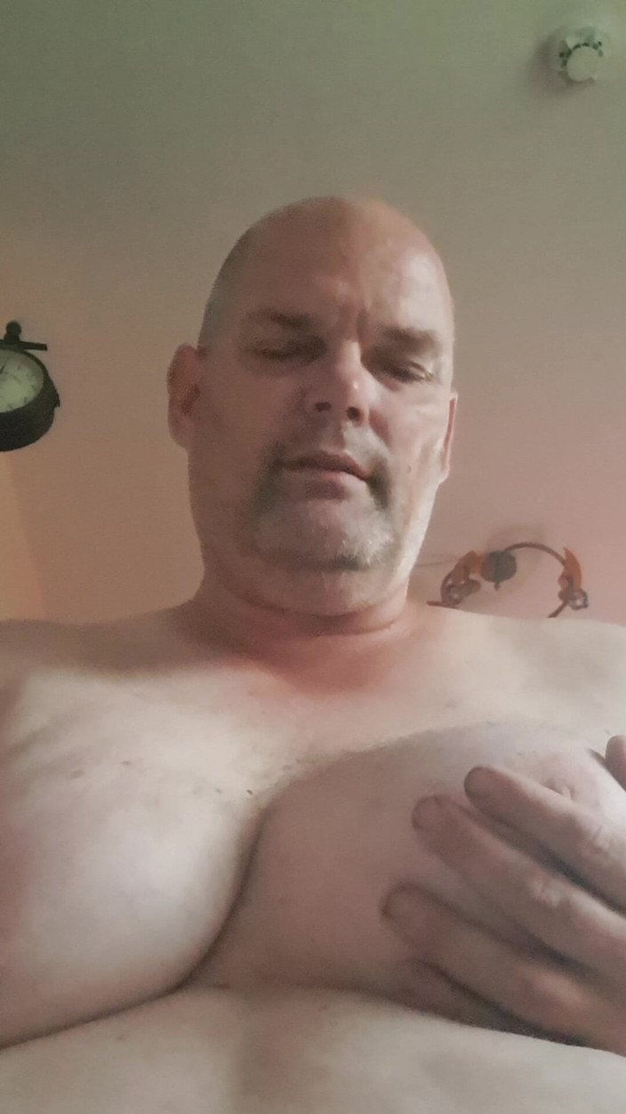 Fickspecht: Zum Schluss Noch Tittenmassage Der Schlampe