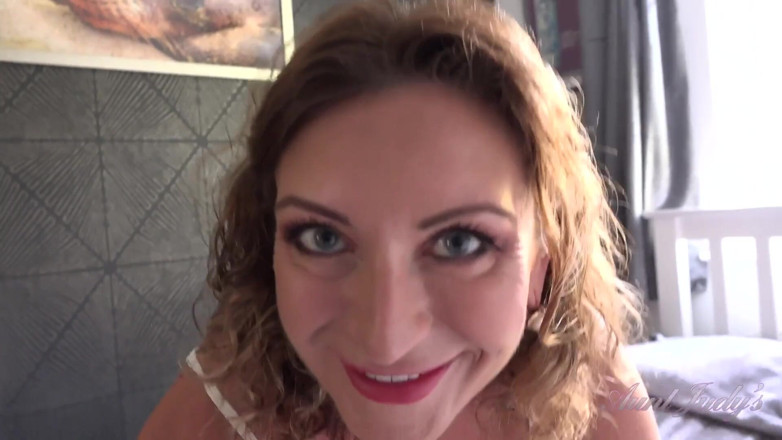 Aunt Judy's: คุณน้า จูดี้ - คุณป้า MILF เงี่ยน จูเลีย นอร์ธ ก้มให้เย็ด