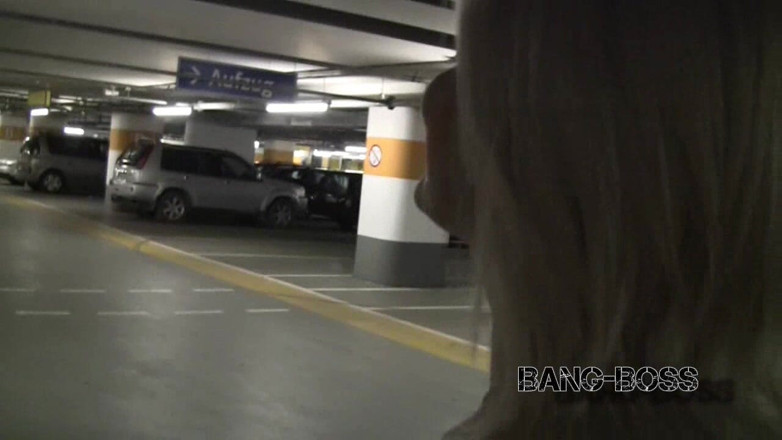 Bang-Boss: Blonde Slut Fucked in Public at Potsdamer Platz