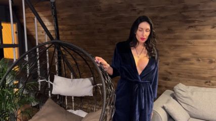 LizaVirgin: La estrella porno Liza Virgin se baña mientras es vista