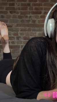 Elodie's Sweaty Feet Show - Dreamgirls in Socks