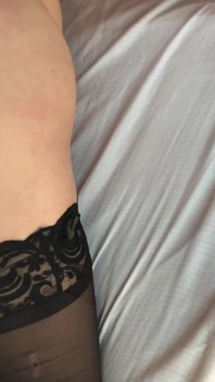 Sex k pronájmu končí nečekaným análním creampie