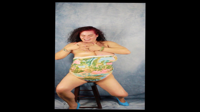 Haydee Rodriguez: 脱下一件短裙