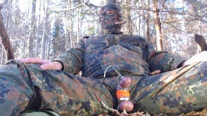 Gaylectrician: Outdoor e-stim cumshot 21-03-12