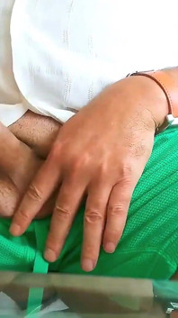 El padrastro Cory Bernstein y su hijastro se masturban en fraternidad x sex tape