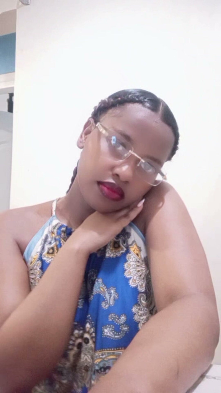 Minayi: A Look Can Say a Lot, but This Time I...