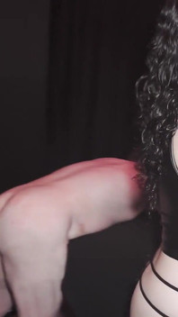 Vídeo completo - treinando uma nova cúpula: duas dominatrix amorosamente castigam um submarino - Cliff Media Productions