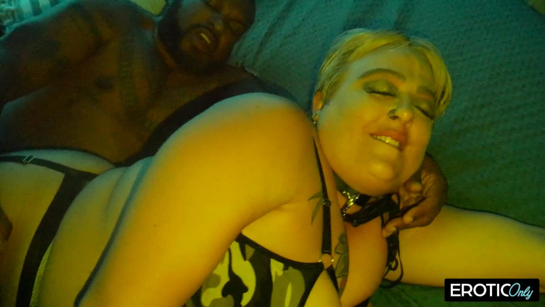 CurvyMilfs: Bbc anal libra lleva a goteando prolapso de rosebud