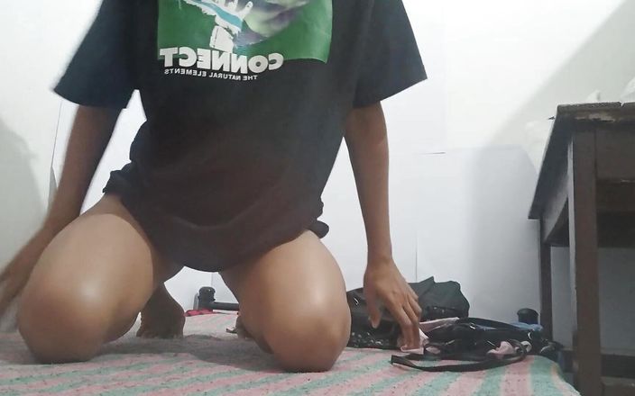 desigirl93: Ce delicioasă este în pizda mea strâmtă de 18 ani