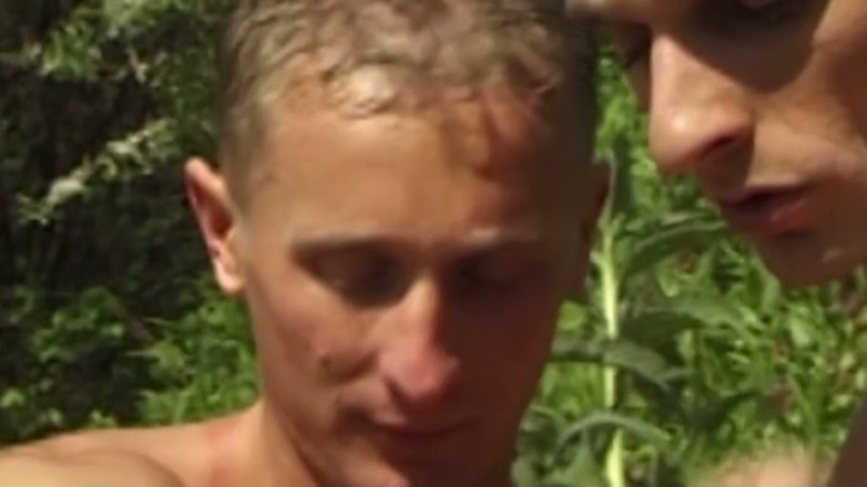 SEXUAL SIN GAY: Scène Intensive_ cul - un couple de jumelles 1_muscular s’amuse dans les...