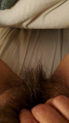 Mommy big hairy pussy: 快速多毛自慰