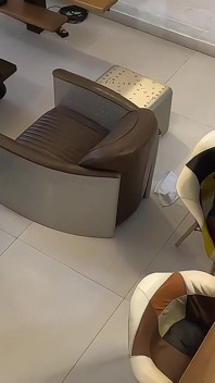 Jovem freira é fodida pela primeira vez por seu padrasto