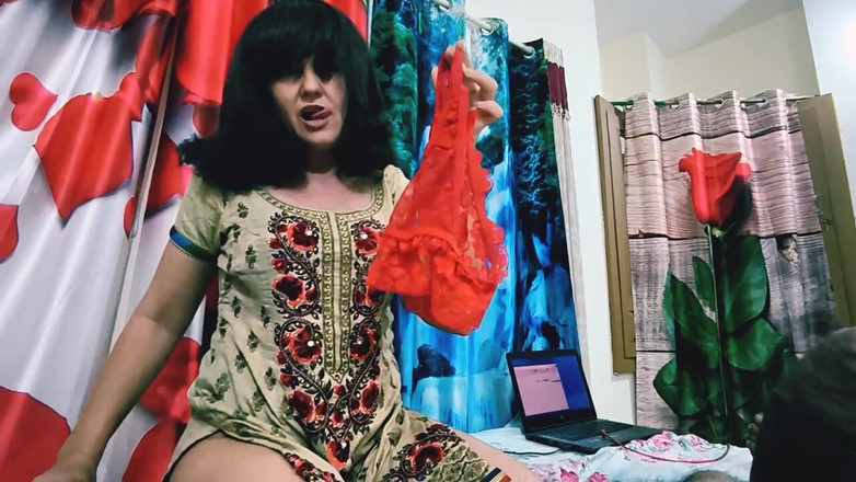 Bolly Karma: Pernikahan tante semok dengan kemanfaatan