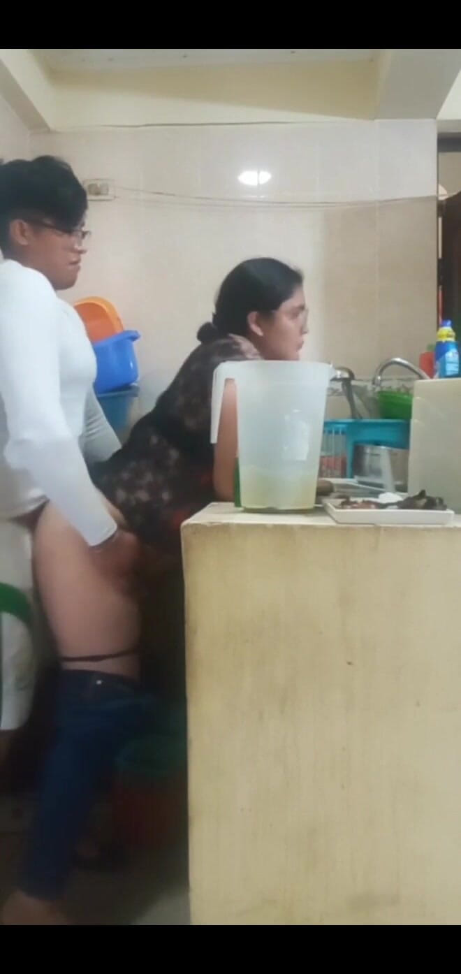 E-Alfa: Pembantu rumah dikongkek bosnya, isteri saya hampir menangkap kami