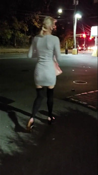 Bar Pee Slut