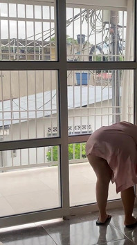 Customer Seduces Window Cleaner and Fucks Her Hard