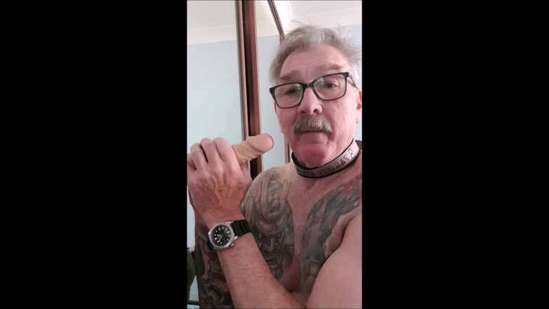 I am homosexual: Steve Ryan jest homoseksualnym kochankiem kogutów