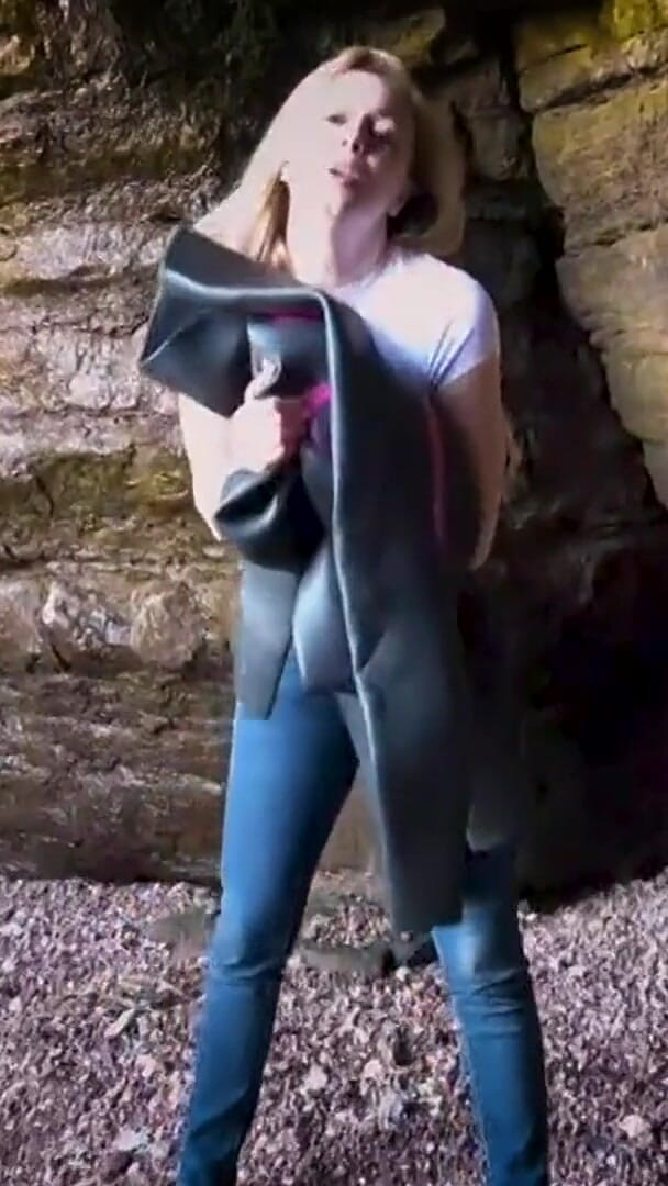 UKCuteGirl Lucy Lauren: Shiny Rubber Wetsuit Tease in Private Cave