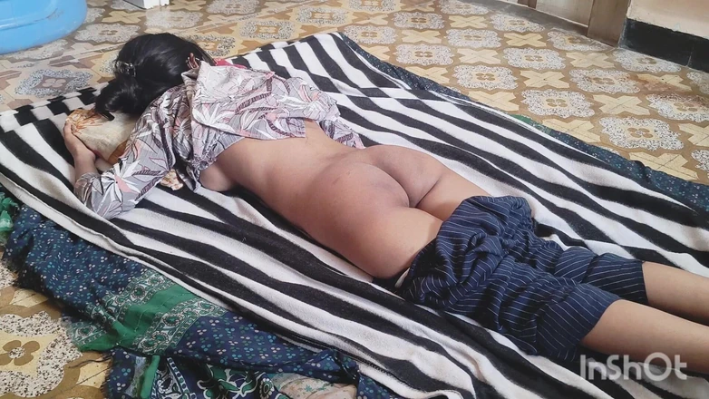 Desishycouple: My Village Bhabhi Is so Sexy