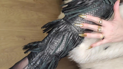 Princess18_: Ukazovala jsem své nové kožichy a otírala si o ně...