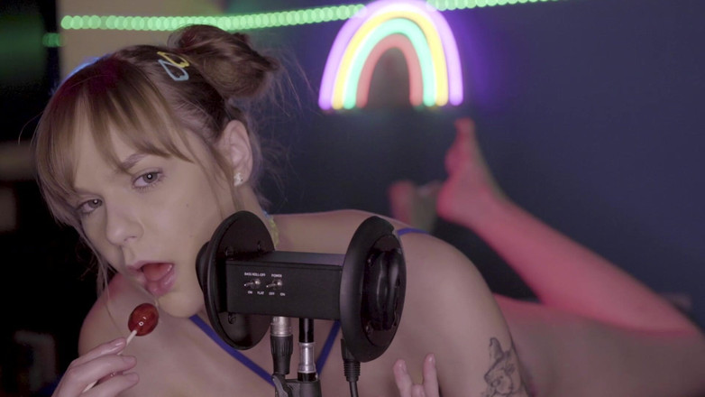 Rebecca Vanguard: Estremamente primo piano sexy teen mangia snack