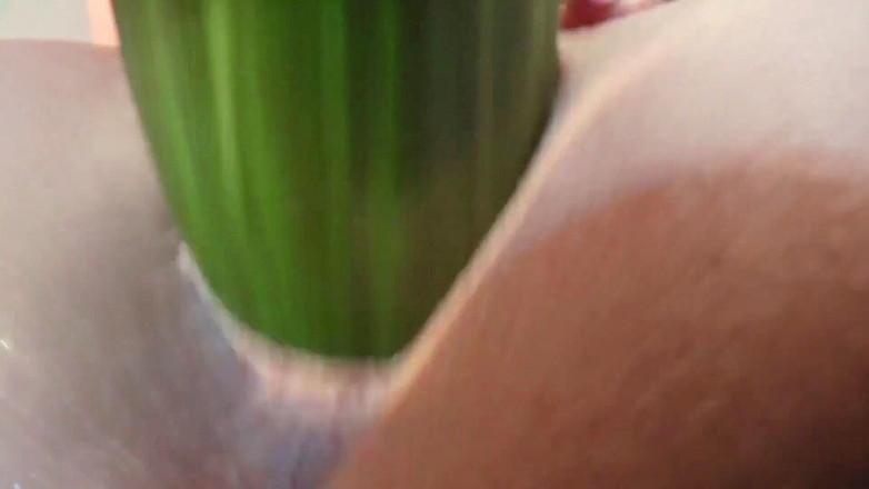 German amateur - 100% German hardcore videos: Анальна мастурбація збудженої мілфи