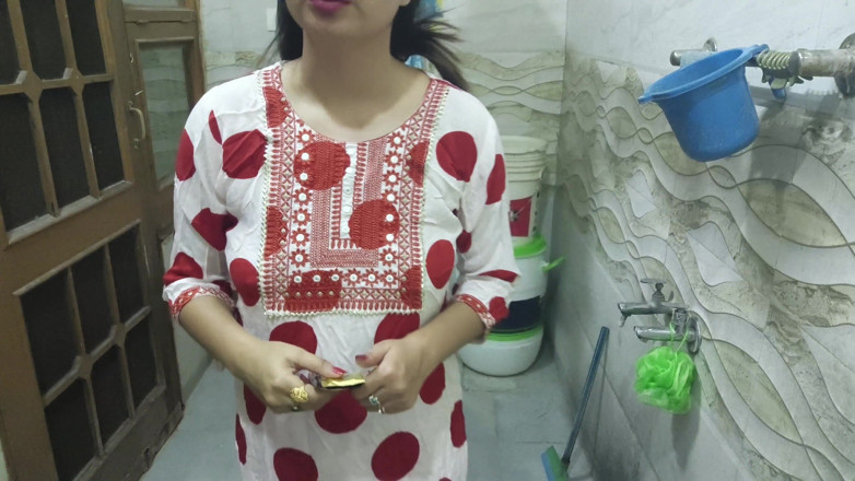 Saarabhabhi6: Saara Desi Stepmom Hot Talks and Gets Naked to Romance...