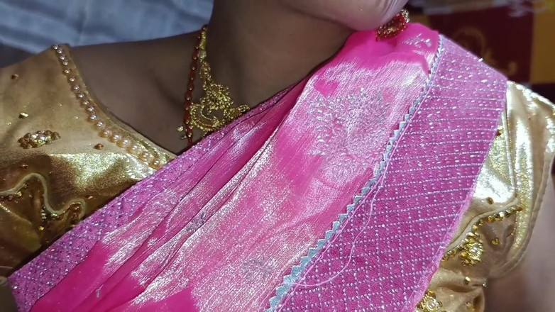 Lalita Singh: Indiana nova indiana em sexo duro com mijo