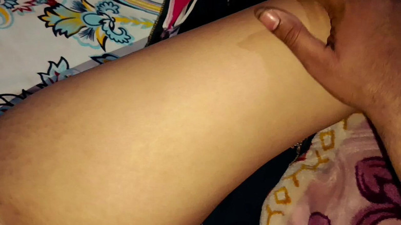 Raseed: India novia masaje de cuerpo completo y follar duro 3 dedos...