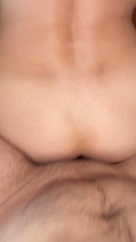 Sehr feuchter Dreier mit zwei sexy MILFs