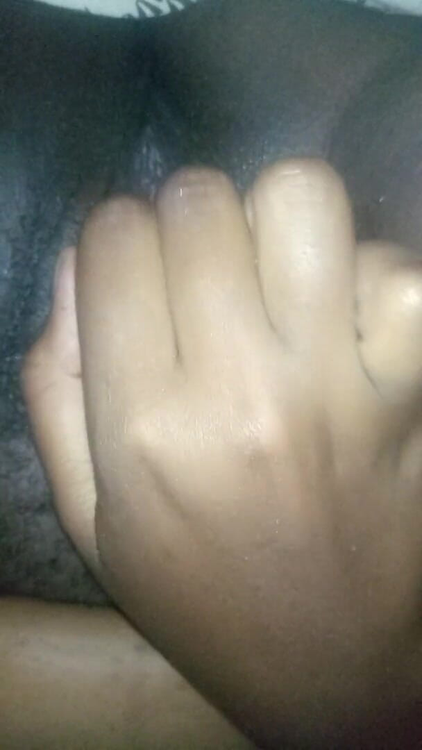 Sexy thando: Leker med min våta fitta
