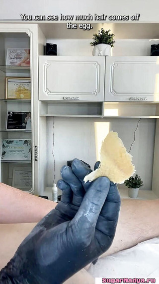 SugarNadya: Voskování muže obrovským ptákem, jen jsem ho chtěla sát (celé)