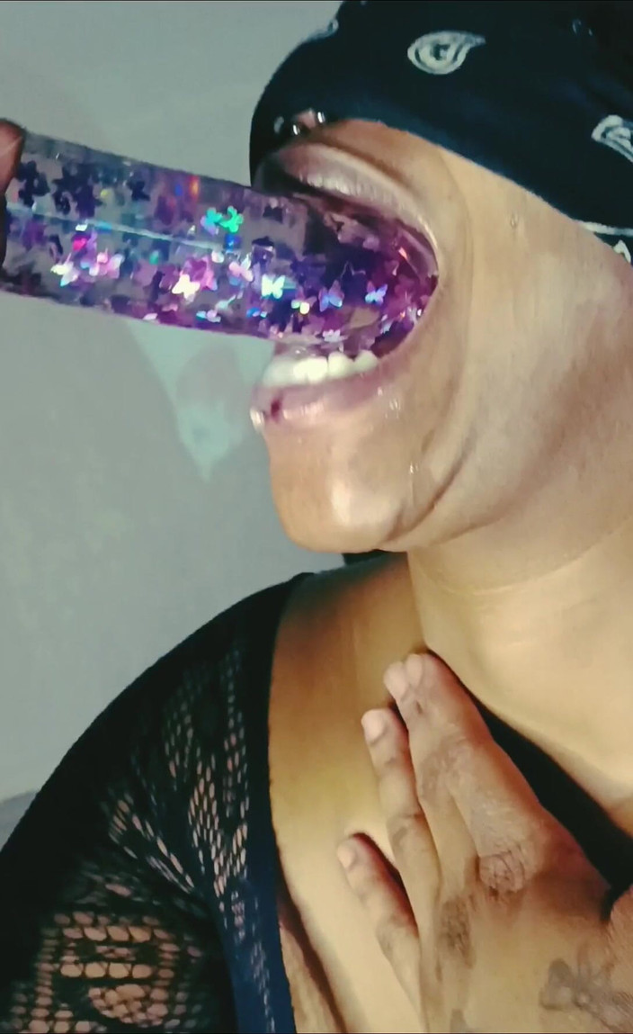 Lola Tha Pink Bunny: The Talented Throater!!!