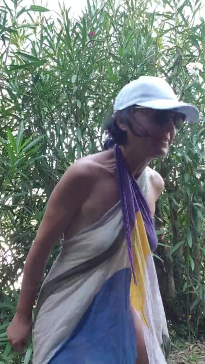 JulieEroticDress: MILF in pubblico