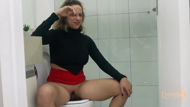 Venusss fetish: Noisy and Stinky Farts in the Toilet