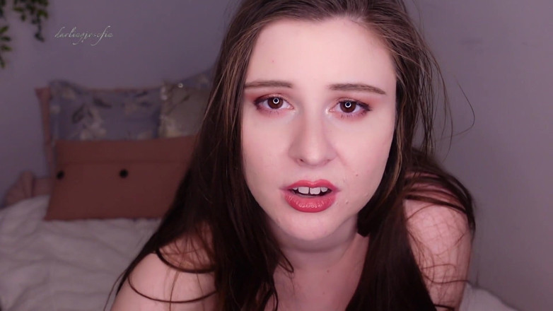 Darling Josefin: Не смотри на них, куколд