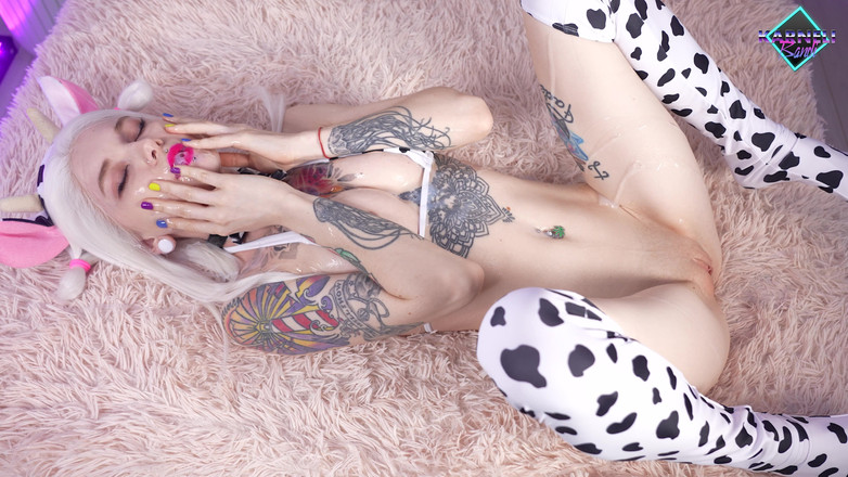 Karneli Bandi: Kowboj uwielbia duże zabawki kremówka