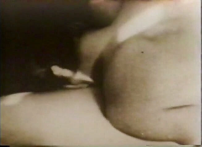 Alfacontent: La mora vergine succhia e cavalca il cazzo in un...