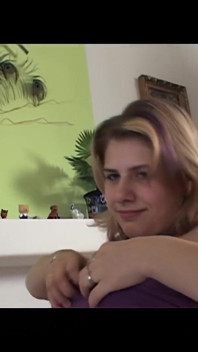 Un Giovane Bellissimo Eccitato Si Diverte a Fare Sesso Con Il Suo Patrigno
