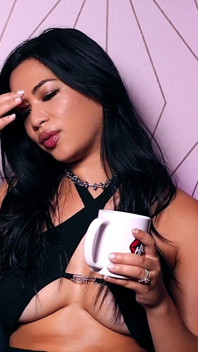 Od dcery kazatele k vycházející hvězdě: Scarlett Alexis se otevírá