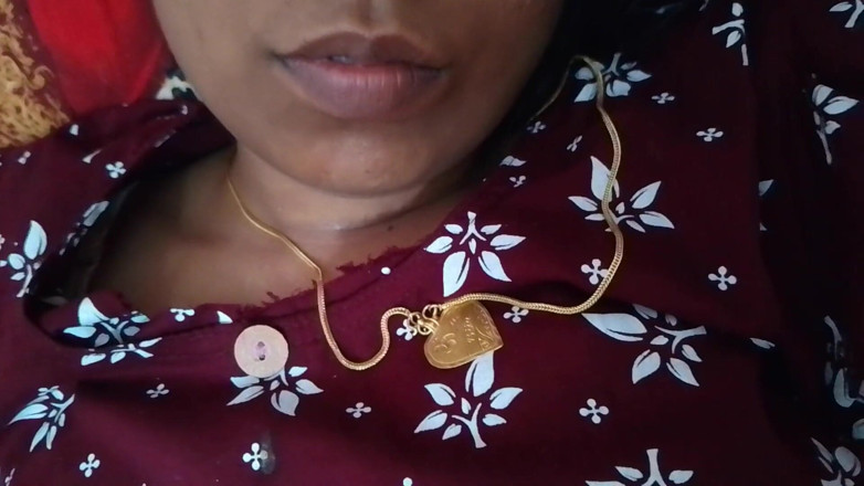 Skydreem1104: Tamilische ehefrau stimuliert den penis ihres ehemanns mit ihren füßen...
