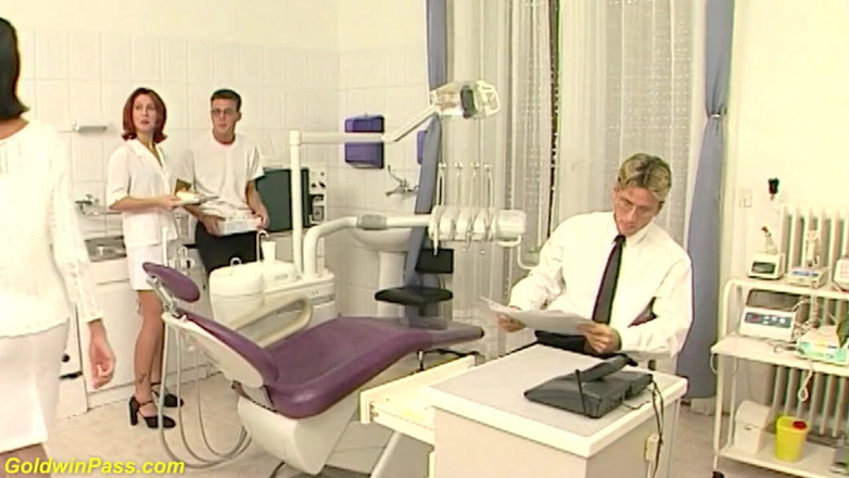 Goldwin pass: Une vraie doctoresse allemande baise à l'hôpital