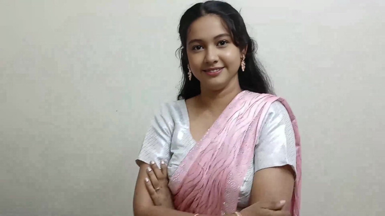 Apple Porn: Hos Udara Panas Desi Dikongkek Penumpang Dalam Saree