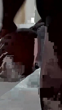 Wyciągnij i creampie w wannie
