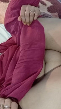 Autsch dein schwanz ist so groß, dass er meine desi indische muschi verletzt