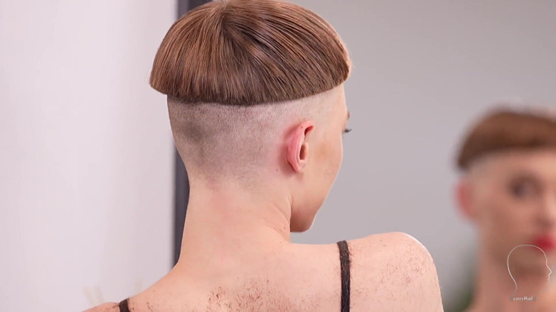 Euro Bald: Moniqe